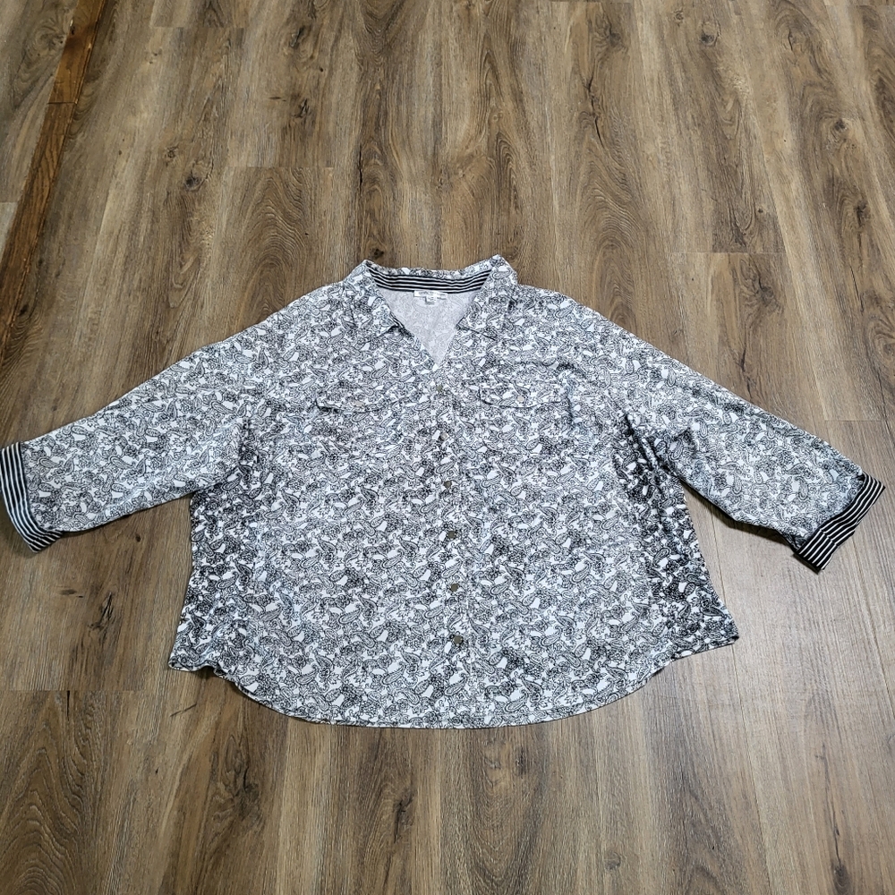 Emily Daniels 3X Paisley Button Down top Shirt  3/4 roll tab sleeves Pockets